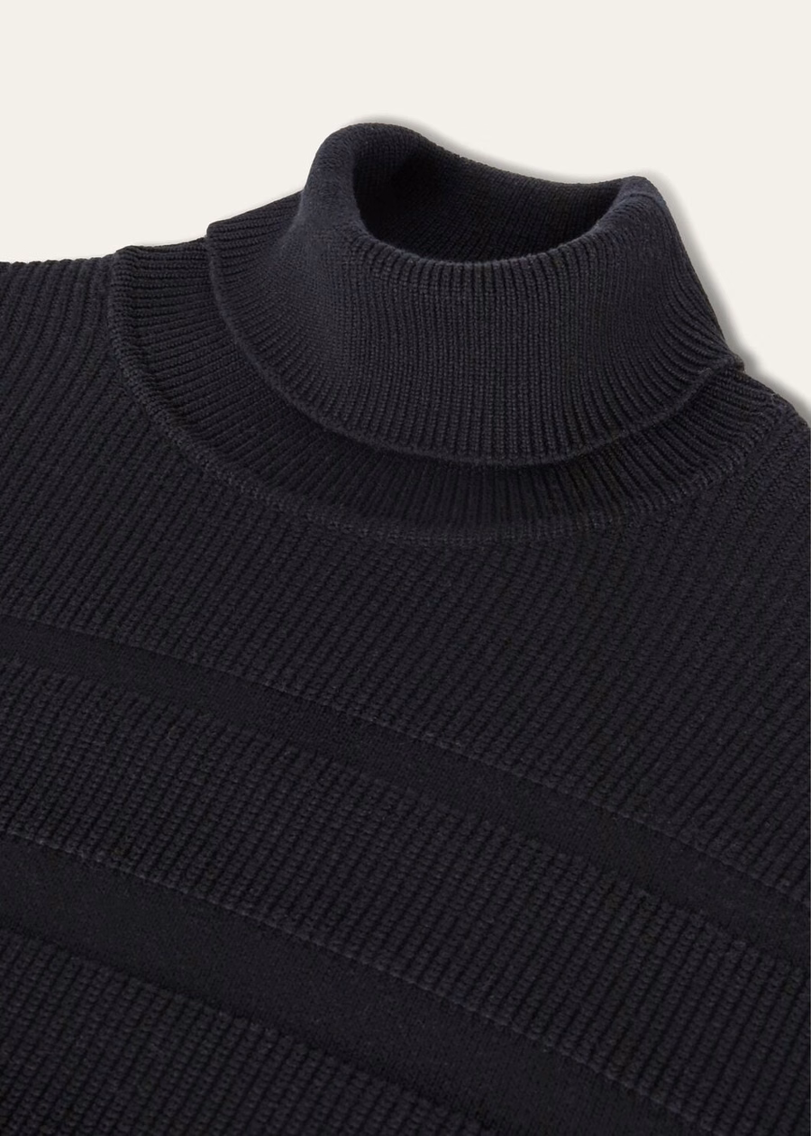Heron Turtleneck The Gift of Kings® Black