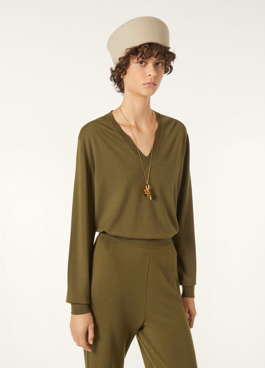 Royal Lightness V-Neck Fern Meadow