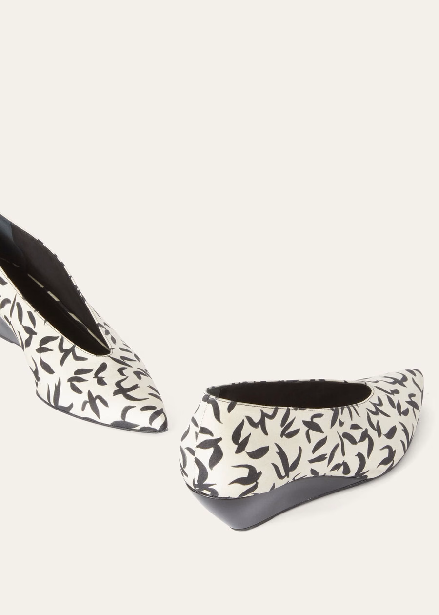 Viola Silk Black/Nougat wedge pump